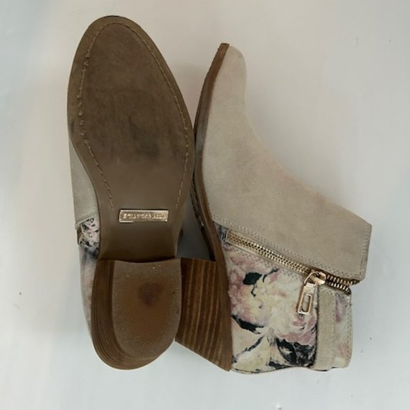 Suede Flowered Ankle Booties by Very Volatile, 8.5 - Picture 6 of 7